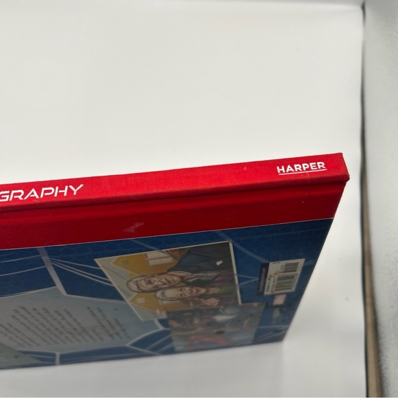 Marvel Spider-Man Spideyography with Red and Blue Cover - Picture 6 of 13